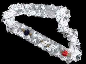 ruffled lace stretchband with three rosettes